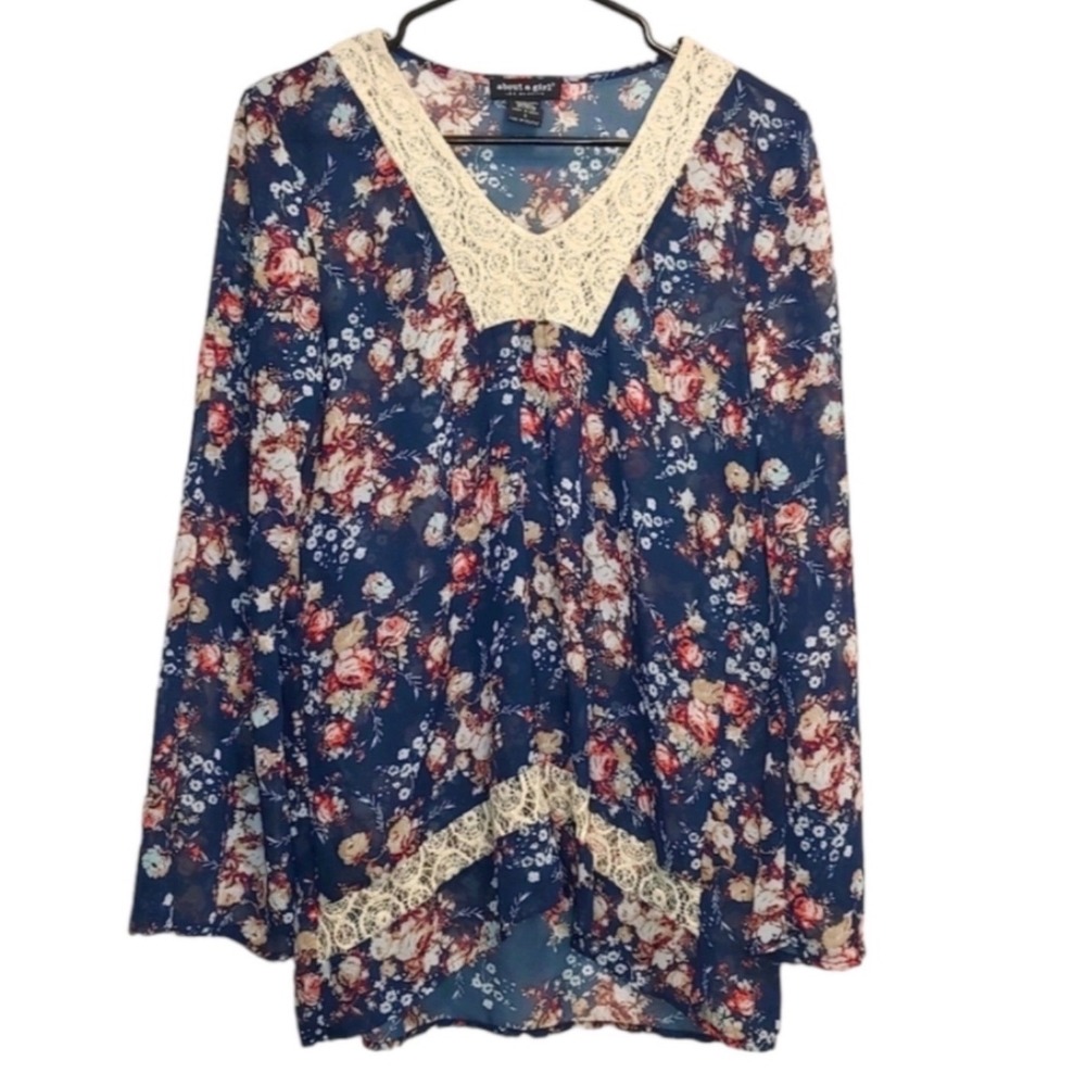 About a Girl Navy Floral Sheer Blouse Lace Bell Sleeve S‎ Boho Cottagecore EUC